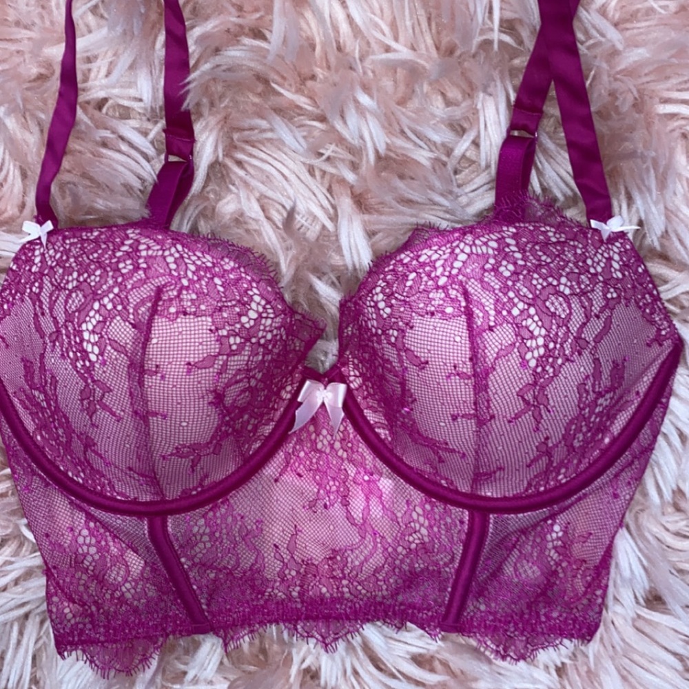 Victoria’s Secret Very Sexy Demi 32DD